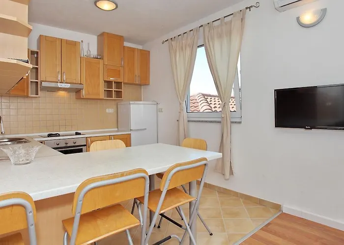 Apartments Maivjo